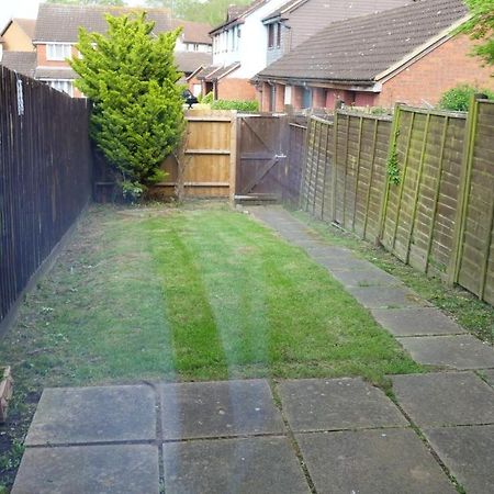 Milton Keynes Luxury Short Stay House With Wifi And Free Parking Wolverton  외부 사진