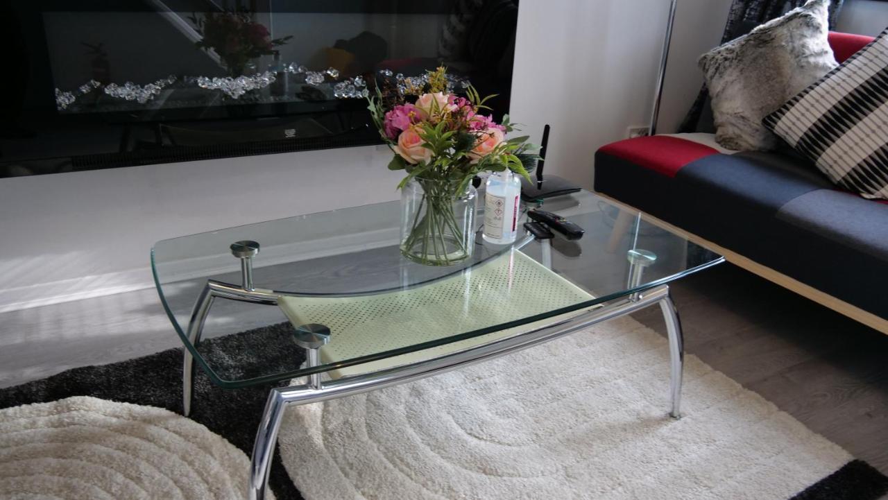 Milton Keynes Luxury Short Stay House With Wifi And Free Parking Wolverton  외부 사진