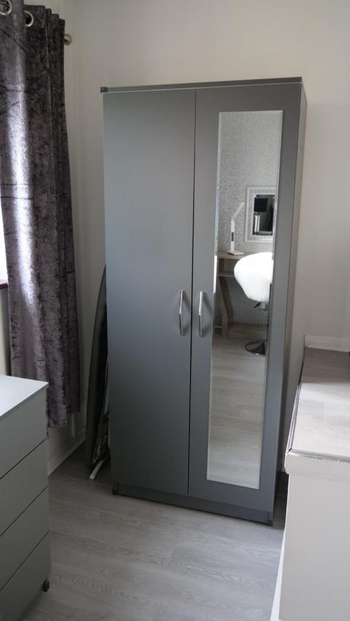 Milton Keynes Luxury Short Stay House With Wifi And Free Parking Wolverton  외부 사진