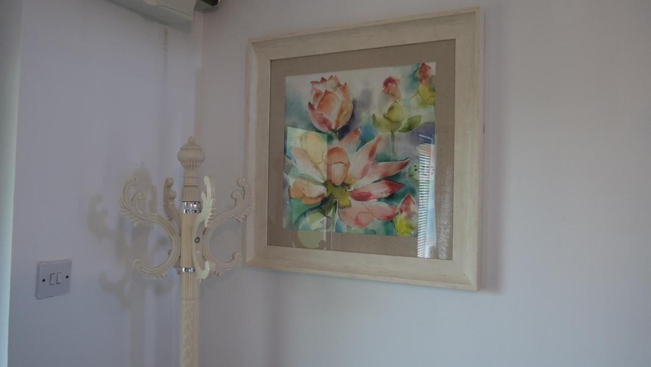 Milton Keynes Luxury Short Stay House With Wifi And Free Parking Wolverton  외부 사진