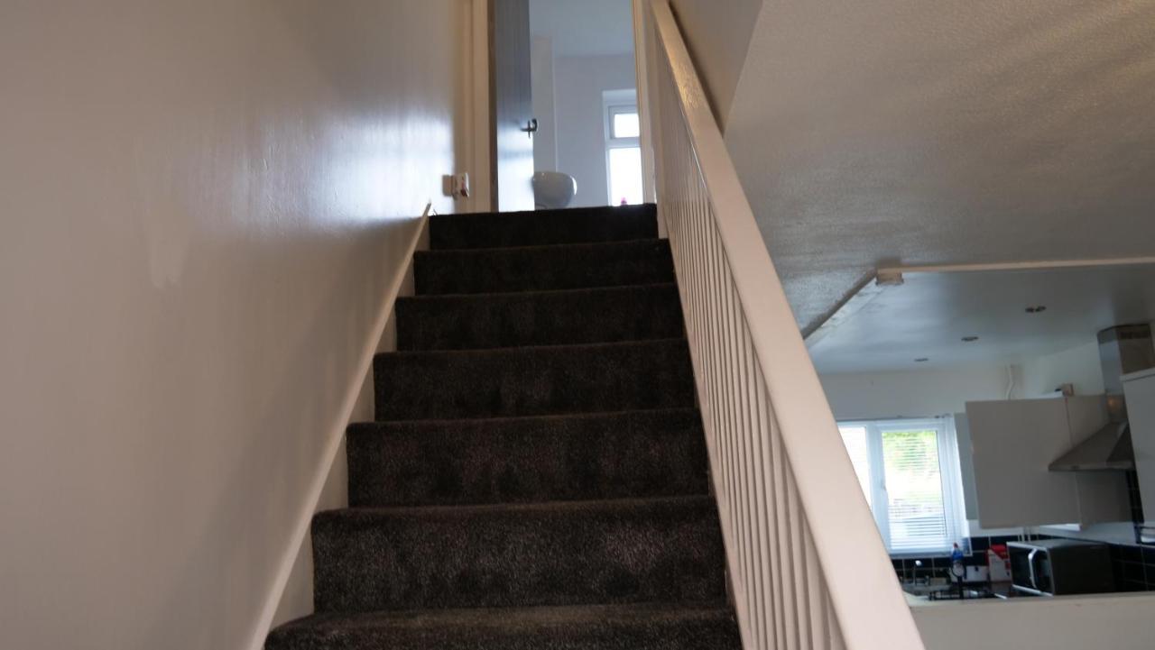 Milton Keynes Luxury Short Stay House With Wifi And Free Parking Wolverton  외부 사진